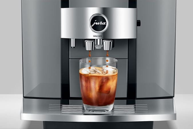 Der Kaffeevollautomat Jura GIGA W10 mit Cold Brew Funktion